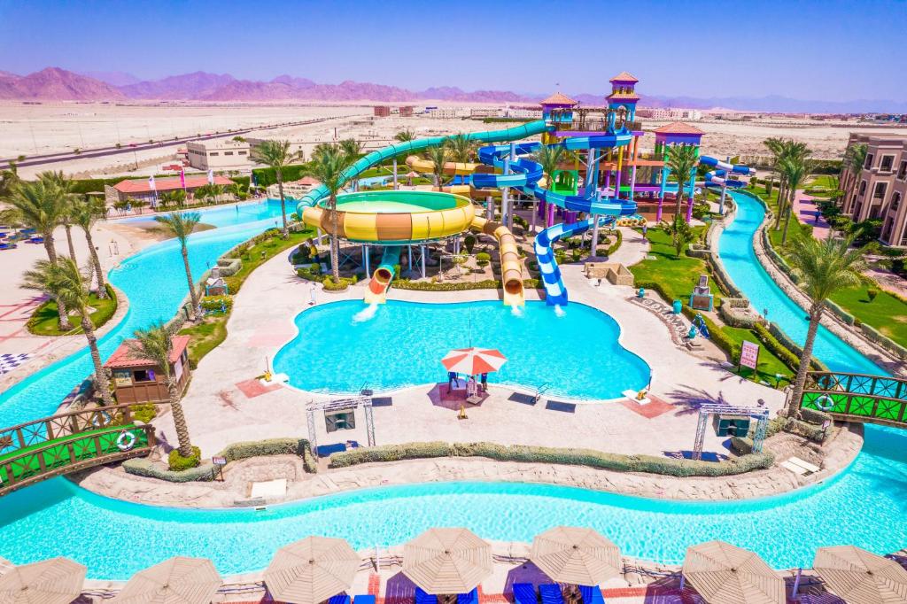 charmillion club aquapark